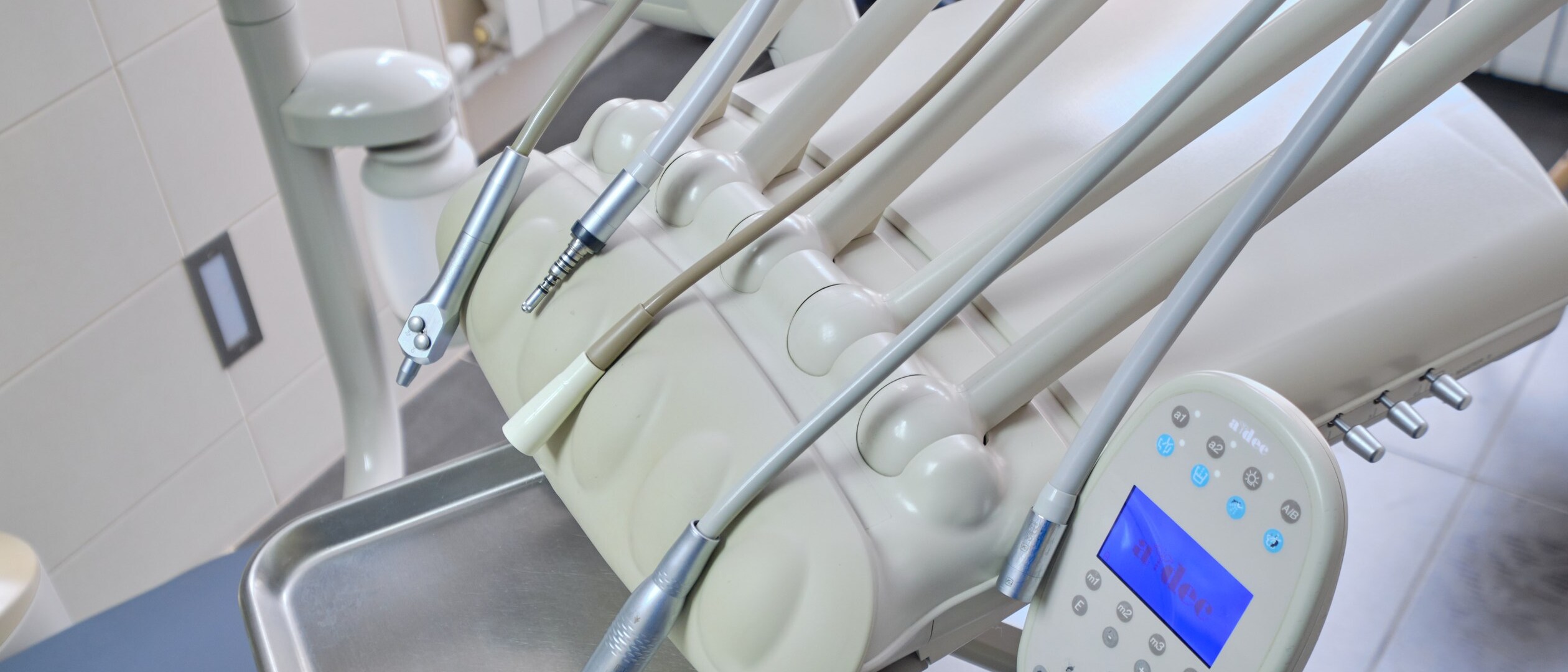 Удаление зубов разной степени сложности